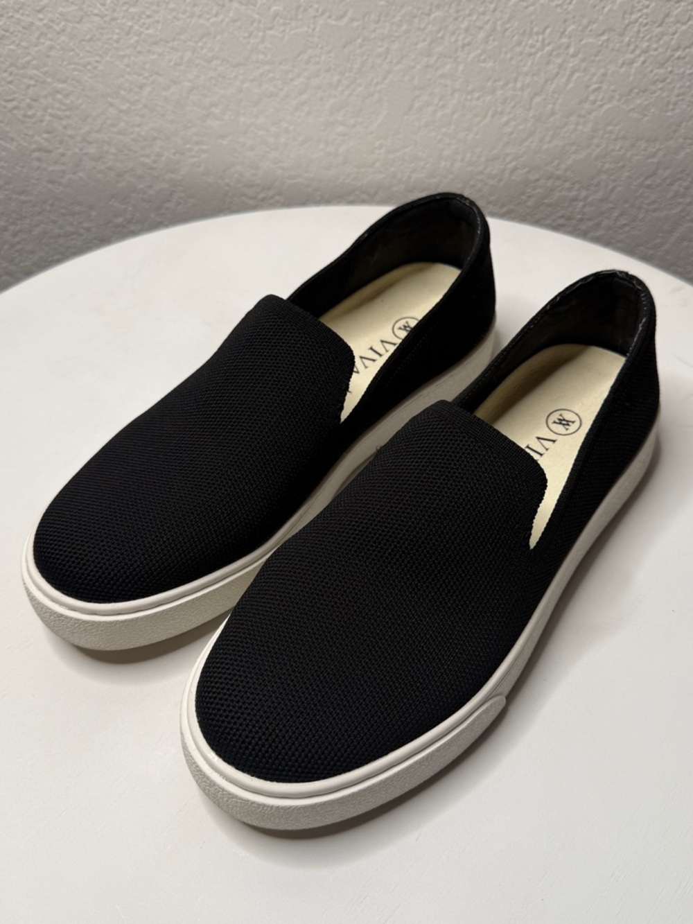 Vivaia Slip On Sneakers Black Recycled Knit Removable Insole Rubber Sole Size 8